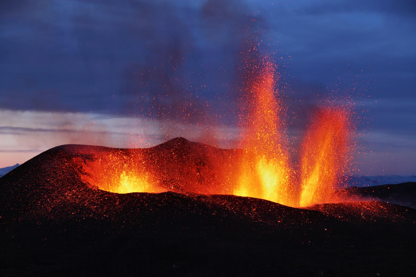Catastrofe imminente? Eruzione vulcanica minaccia la sicurezza energetica dell’Islanda!