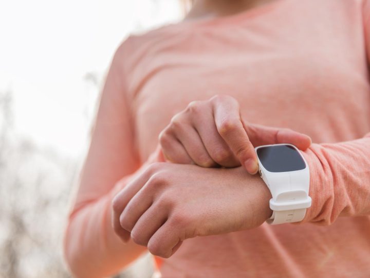 Prevenire la violenza con un tocco: la rivoluzione dello smartwatch