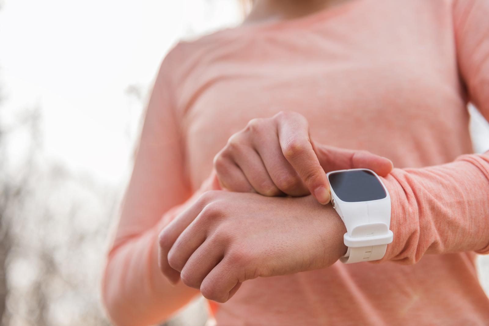 Prevenire la violenza con un tocco: la rivoluzione dello smartwatch