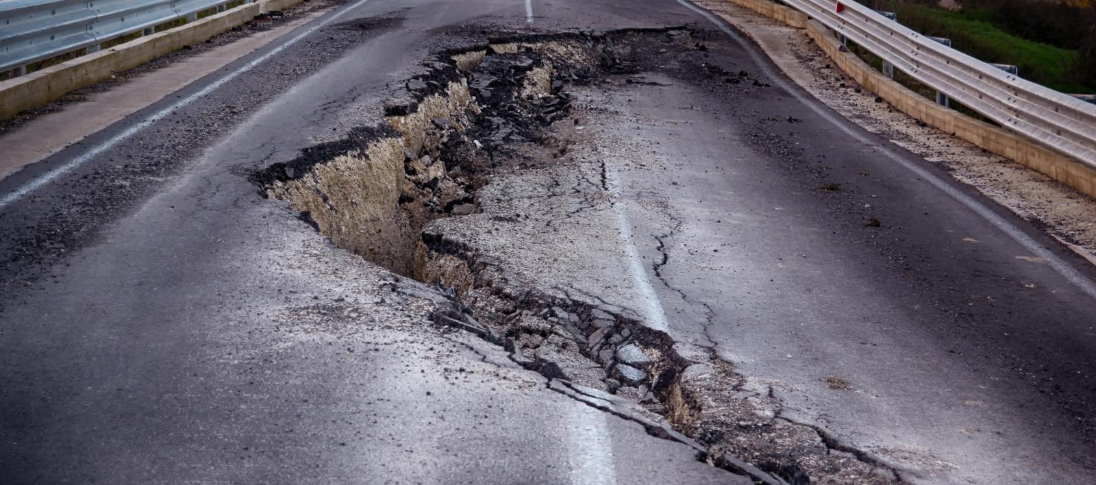 Terrore notturno in Cina: potente terremoto lascia bilancio agghiacciante