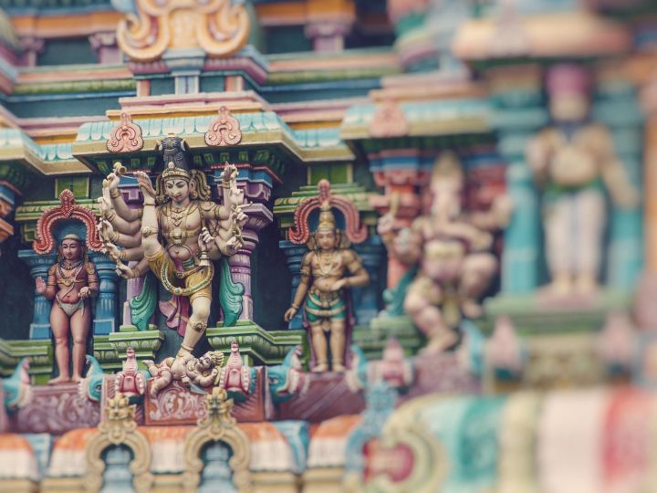 Il tempio di Modi: un capolavoro architettonico o una mossa politica calcolata?
