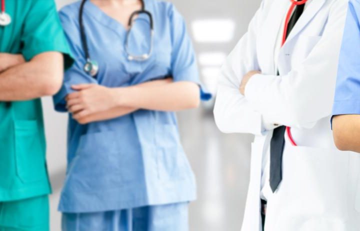 Dono che cambia vita: studenti medici di New York ringraziano la loro angiolina!